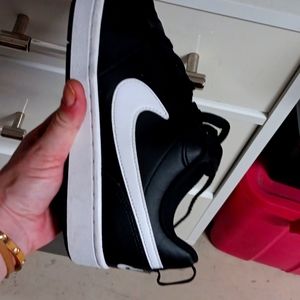 Nike Courtside vision  brand new mint 7y